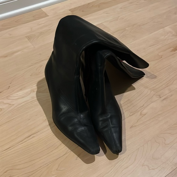 Steve Madden red and black boots size 8 1/2 womens heel height: 2 1/2 inches - Picture 1 of 5